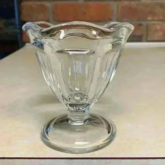 4 Anchor Hocking Clear Pressed Glass Low Sherbet  Pattern:  Fountainware Clear - Picture 2 of 6